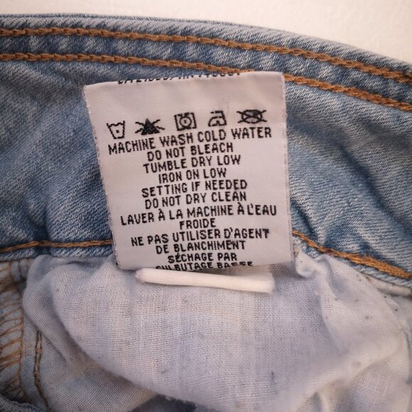 2/$20.00 Mix & Match - Eighty Two Ardene Shortie Ladies Size 9 Light Wash Shorts - Picture 5 of 9